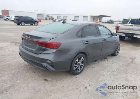 2022 Kia Forte Lxs z USA, uszkodzony, nr VIN 3KPF24AD2NE450437